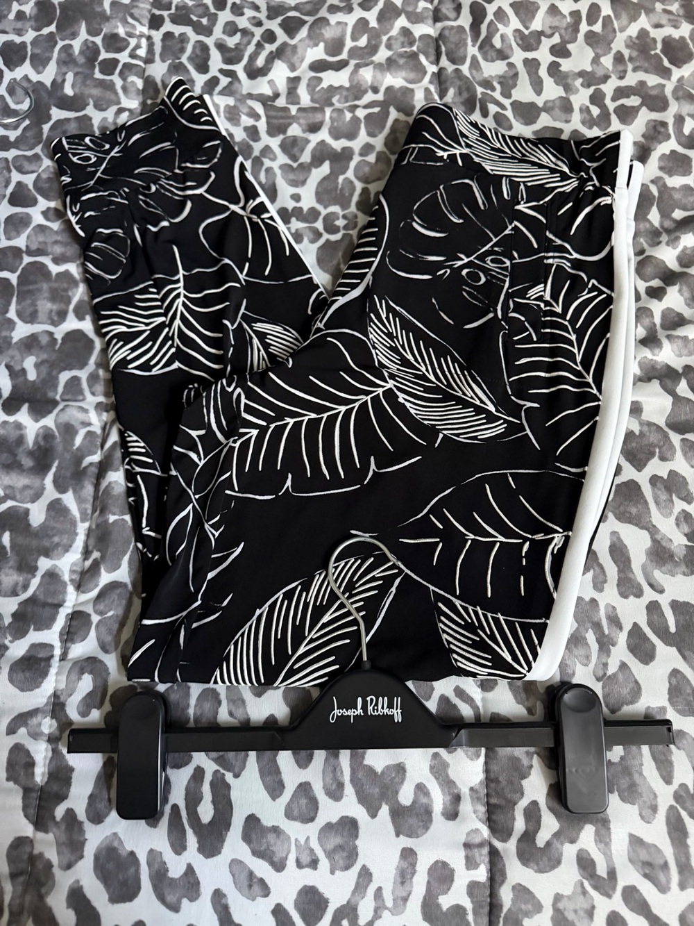 Joseph Ribkoff Palm pants sz 8